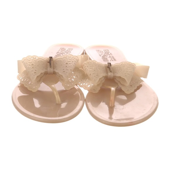 Salvatore Ferragamo Cream Bow Sandals - Picture 1 of 4
